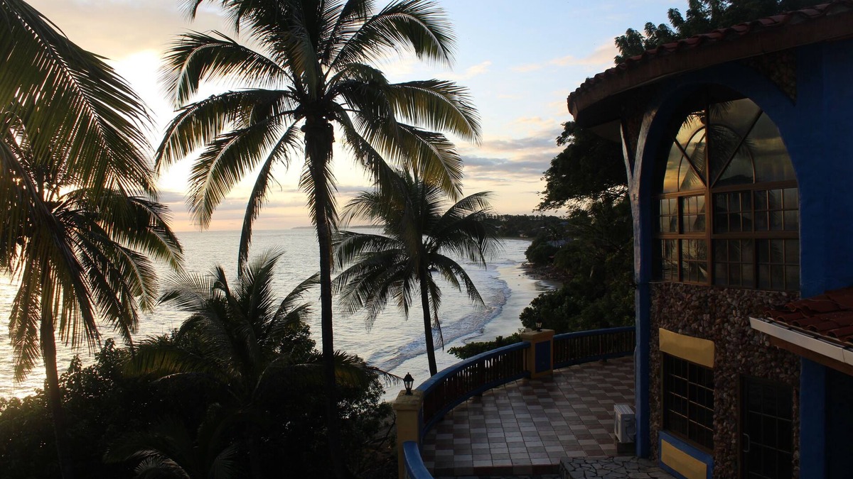 Las Tablas Villa | Spacious 6-bedroom villa in wonderful Las Tablas with WiFi, AC