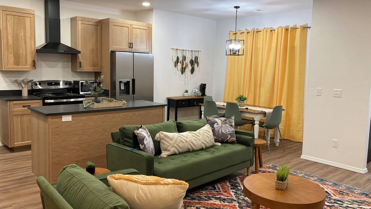 Canyon House | Spacious 6-BR -both sides of duplex- house near PDC & WT