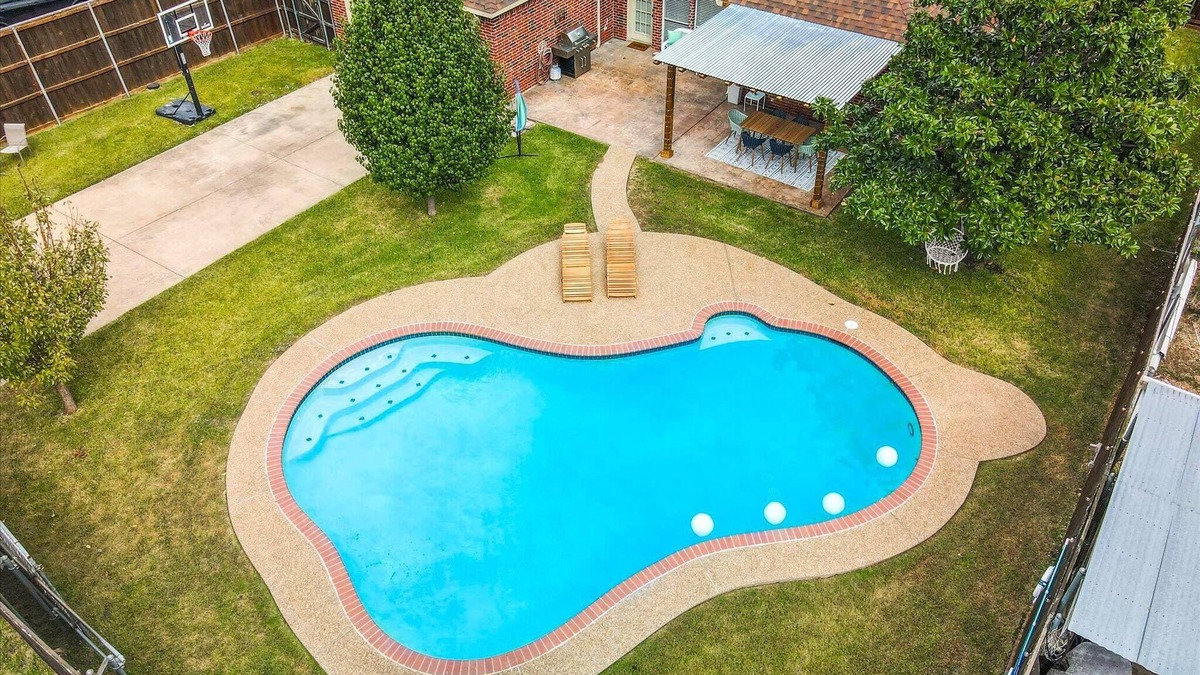 Sachse House | Spacious 6BR/3.5BA/Pool, Hot Tub & Game Room