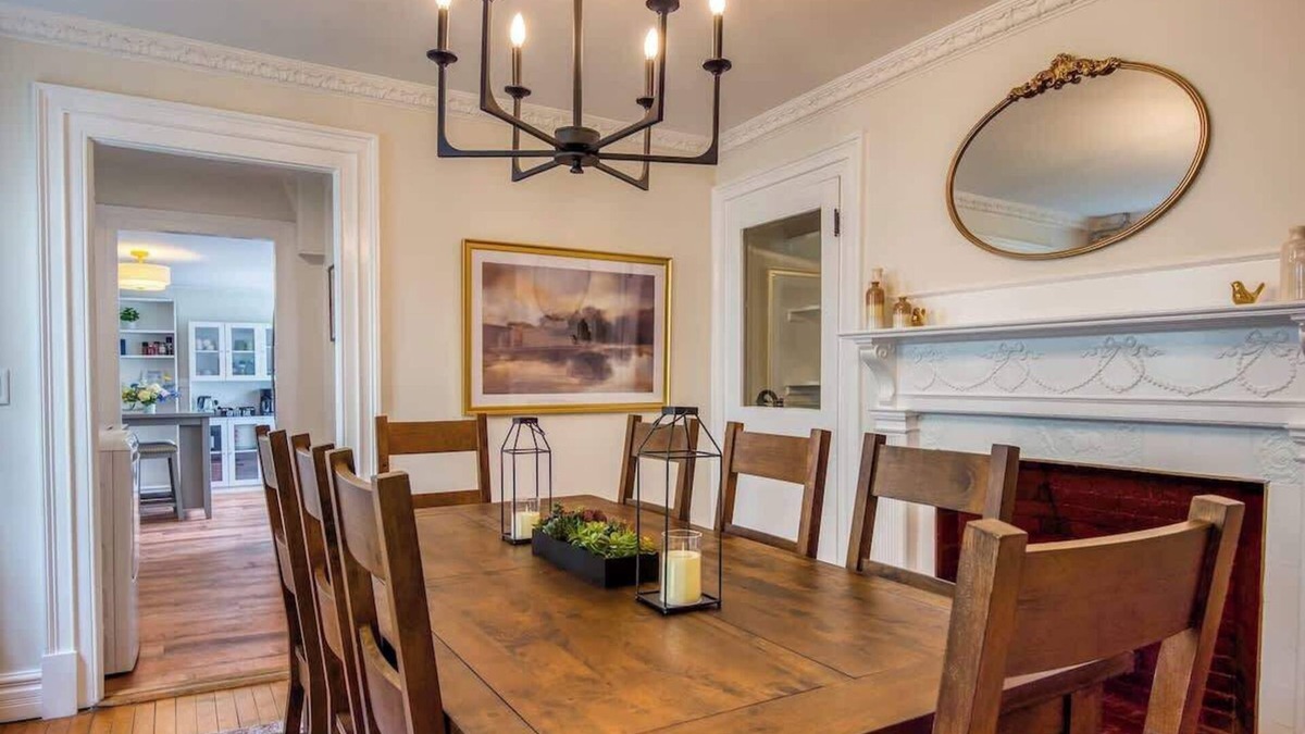 Dover House | Spacious 6BR close to Portsmouth, beaches and UNH