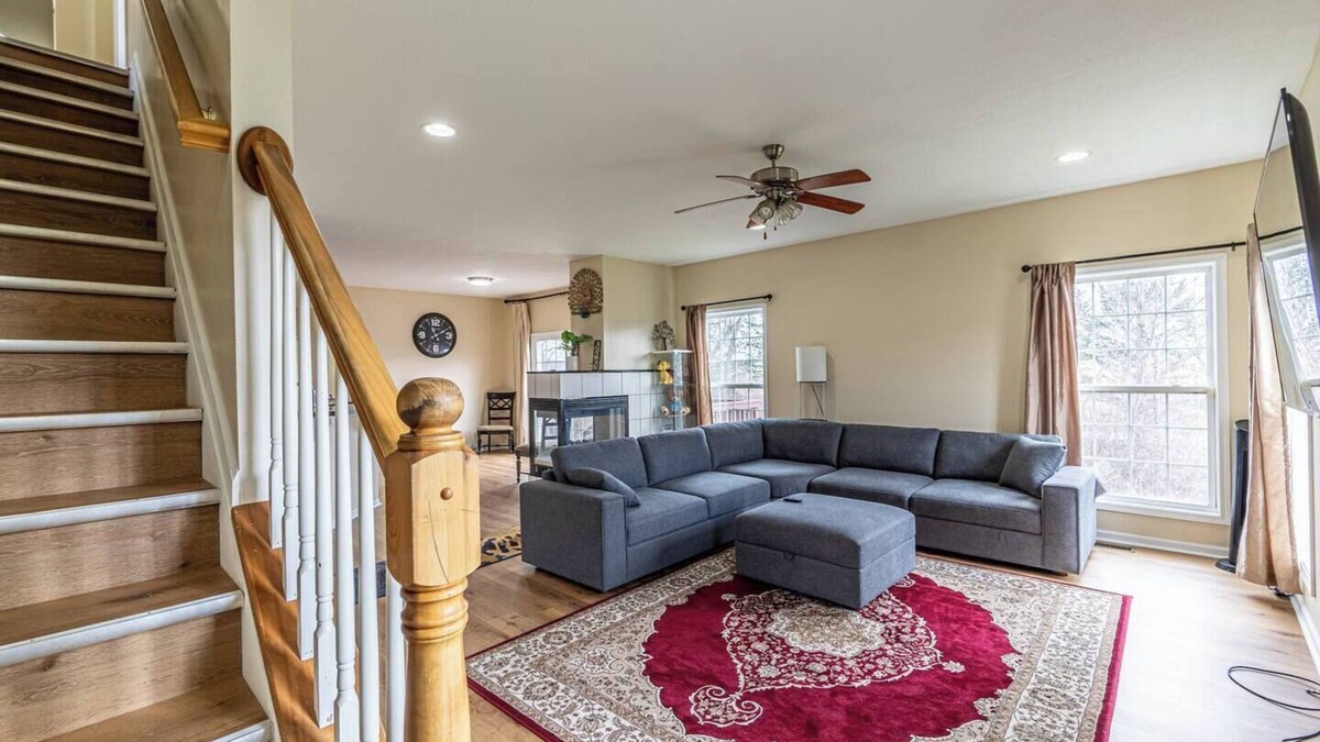 Glenwillow House | Spacious 6BR Home - Near CLE/Solon