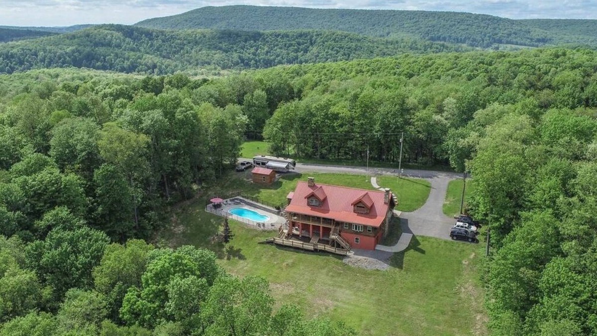 Crellin Cabin | Spacious 6BR Log Cabin Retreat with Pool, Hot Tub & Stunning Mountain Views