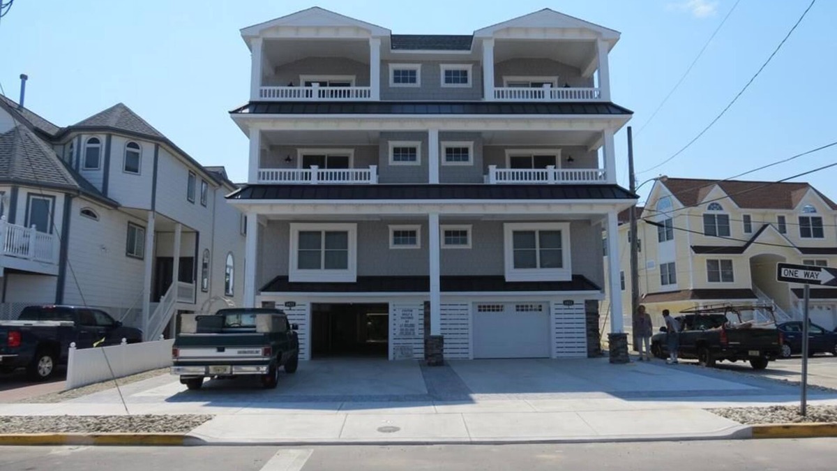 Townsend's Inlet House | Spacious 7-bedroom Waterfront Townhome In Marvelous Sea Isle City With WiFi, AC