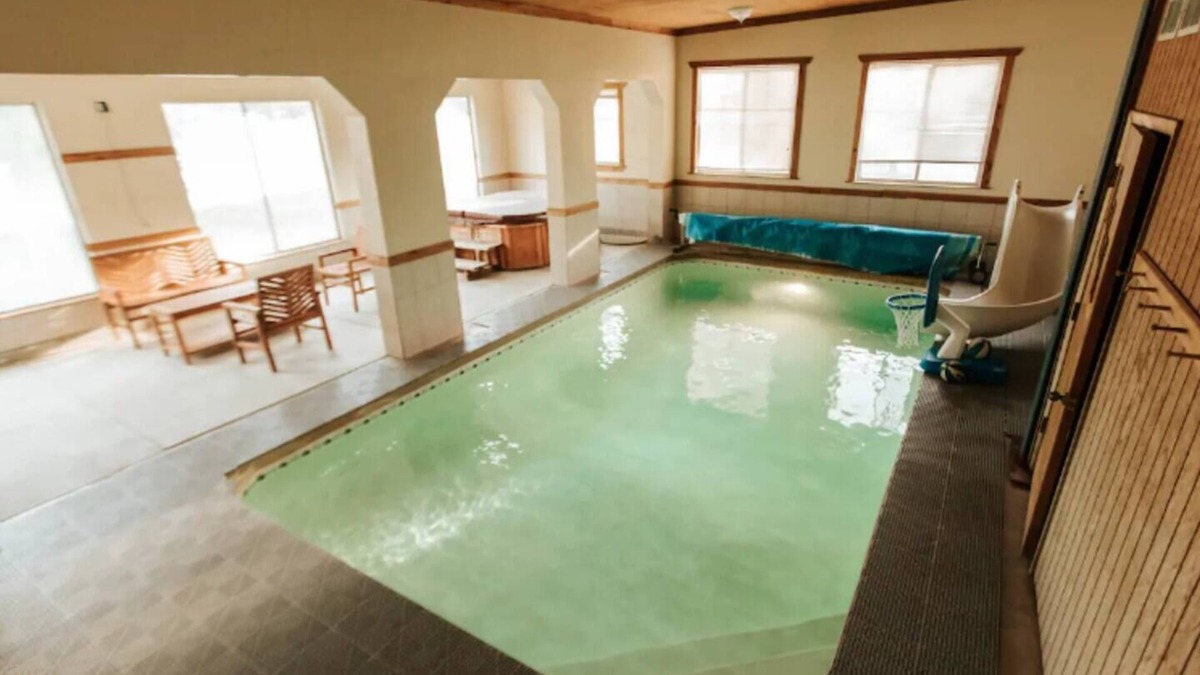 Lakeview House | Spacious 7-BR Oasis with Private Indoor Pool & Hot Tub