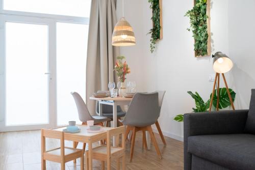 Jesus Apartment | Spacious 75m Family Apt near AVE and Free Parking