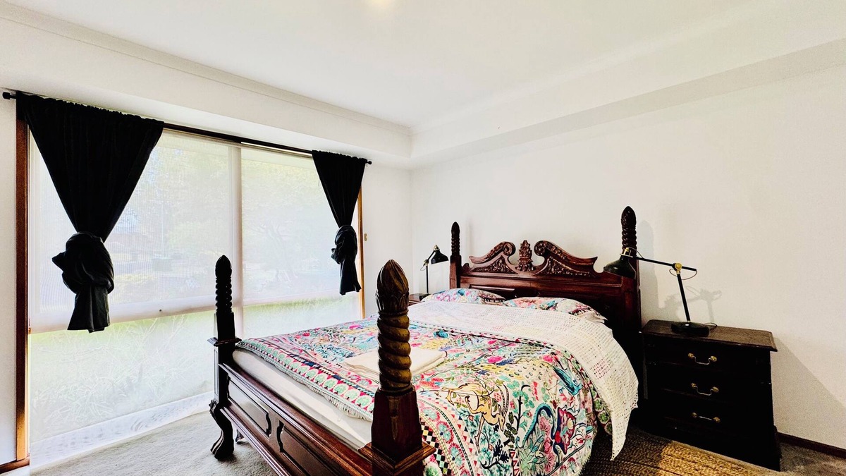 Wantirna South House | Spacious 7BR Dual Living Home with Two Kitchens