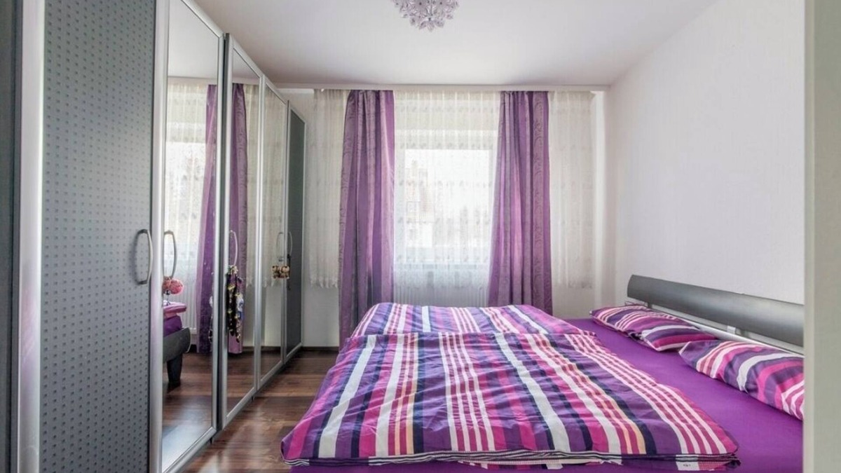 Dohren-Wulfel House | Spacious 8-bedroom house in wonderful Hannover with WiFi near the fair.