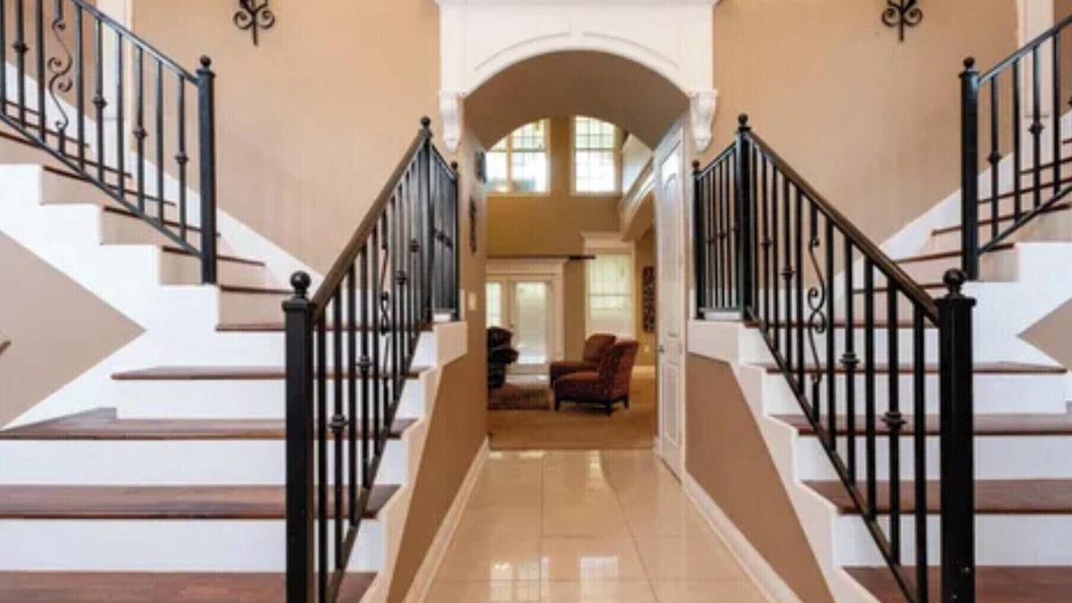 East End House | Spacious 8-bedroom house with WiFi, AC in lovely Hensley