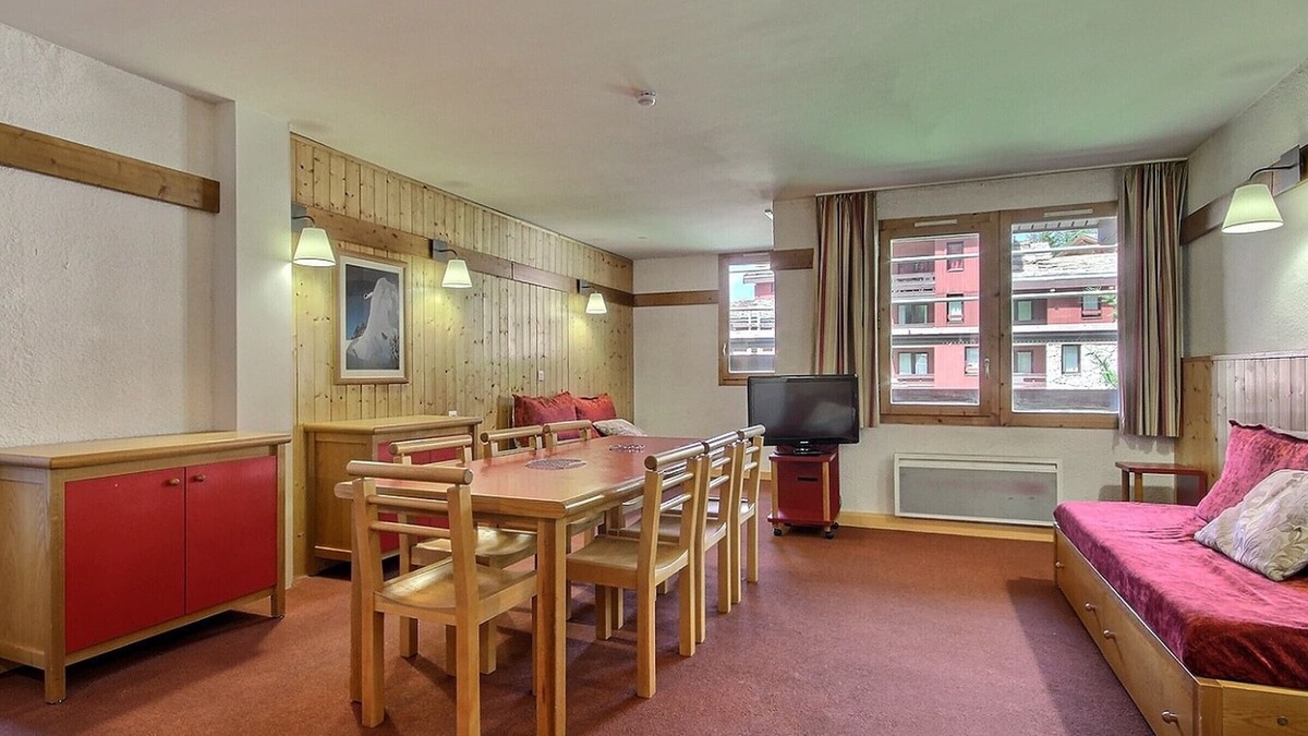 Plagne 1800 Apartment | Spacious apartment for 8 people in Plagne 1800 with balcony