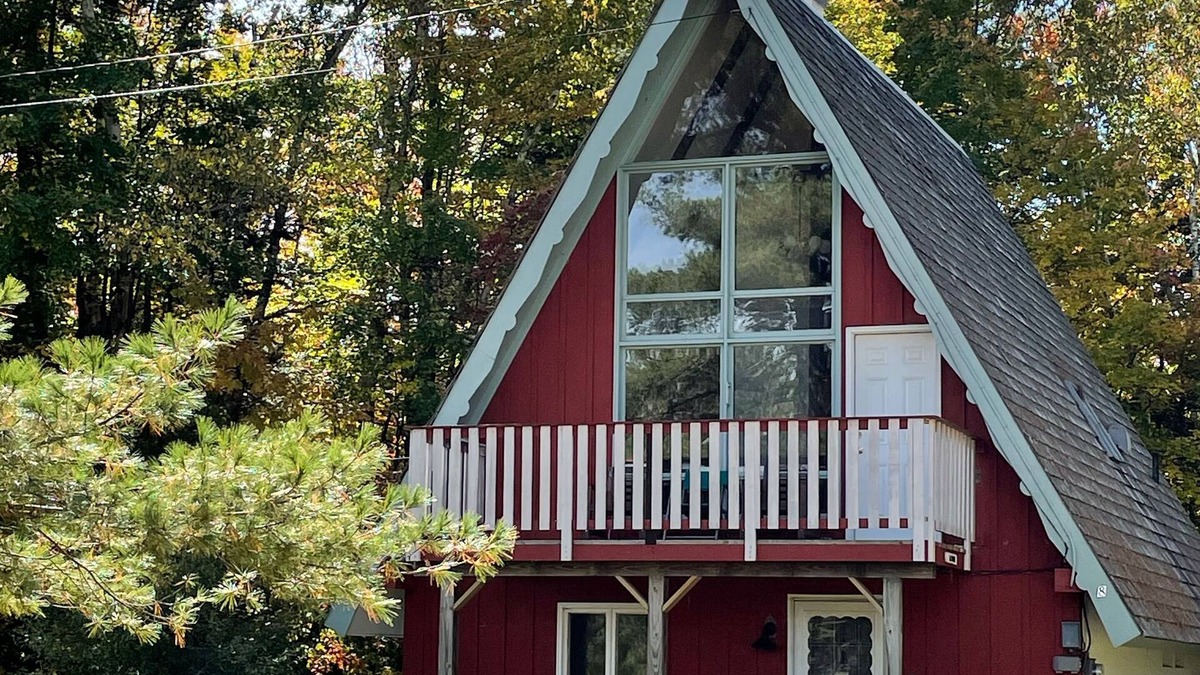 Stratton and Bromley Ski Areas House | Spacious A-Frame chalet, minutes to Stratton Mountain, Winhall, VT