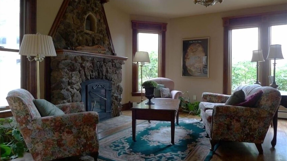Manitou Springs House | Spacious ADA accessible Victorian in the Heart of Manitou Springs