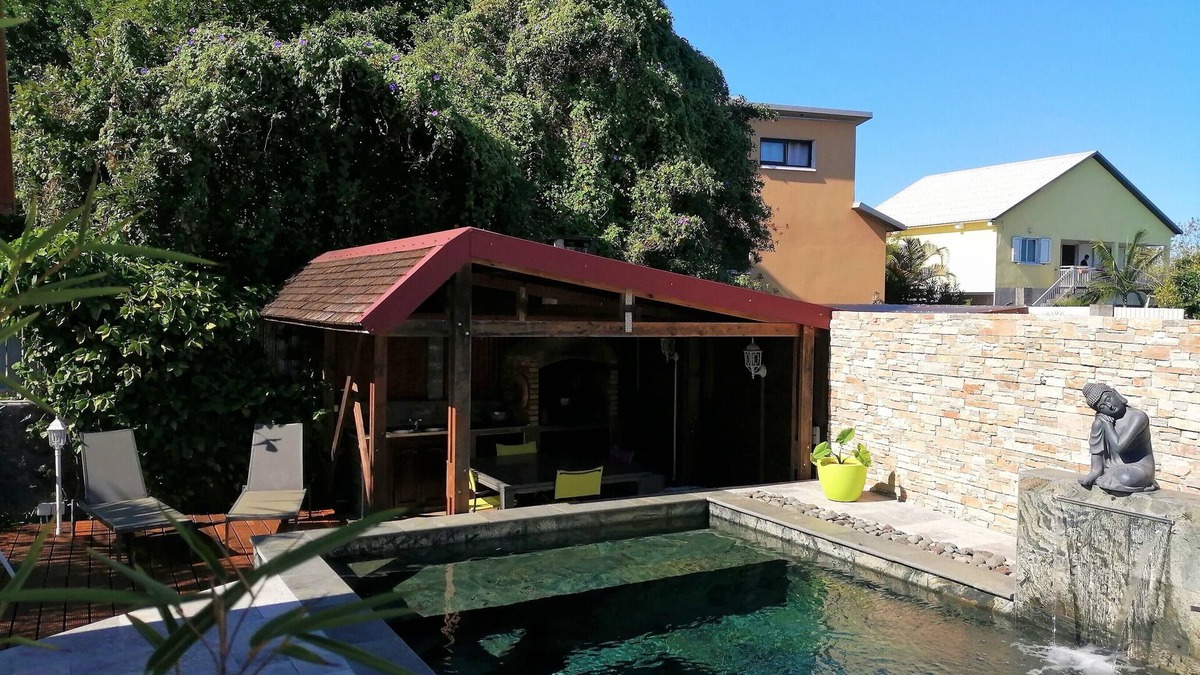 Trois Mares Apartment | Spacious Air-conditioned Furnished with Pool classified 3 *