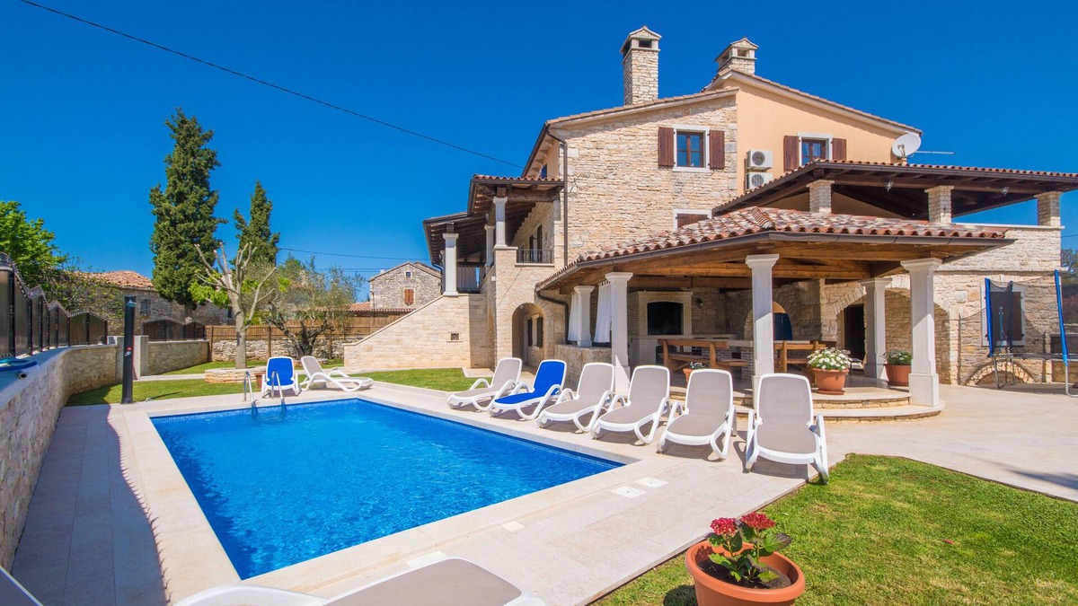 Gradisce Villa | Spacious and beautiful stone Villa, private pool, garden, peaceful location