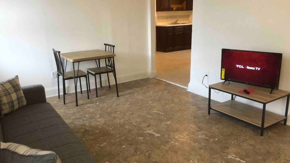 Paterson Apartment | Spacious and bright 2 bedroom apartment with 1 bathroom and private street entrance