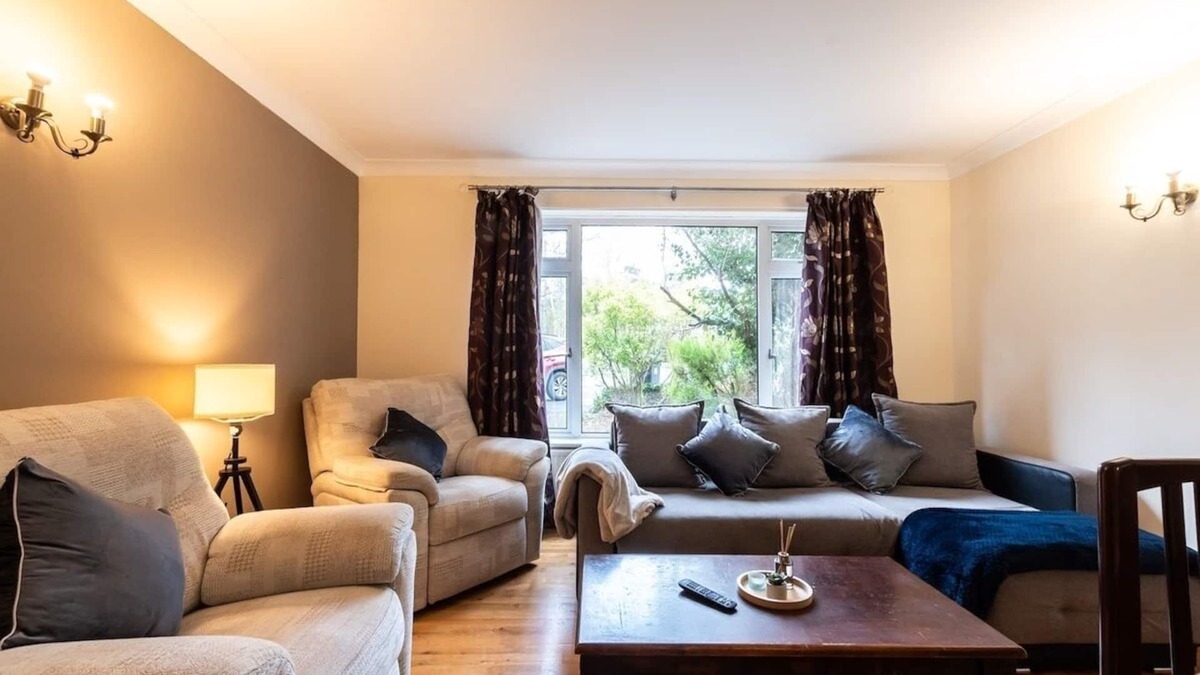 Chandler's Ford House | Spacious and Comfortable Home