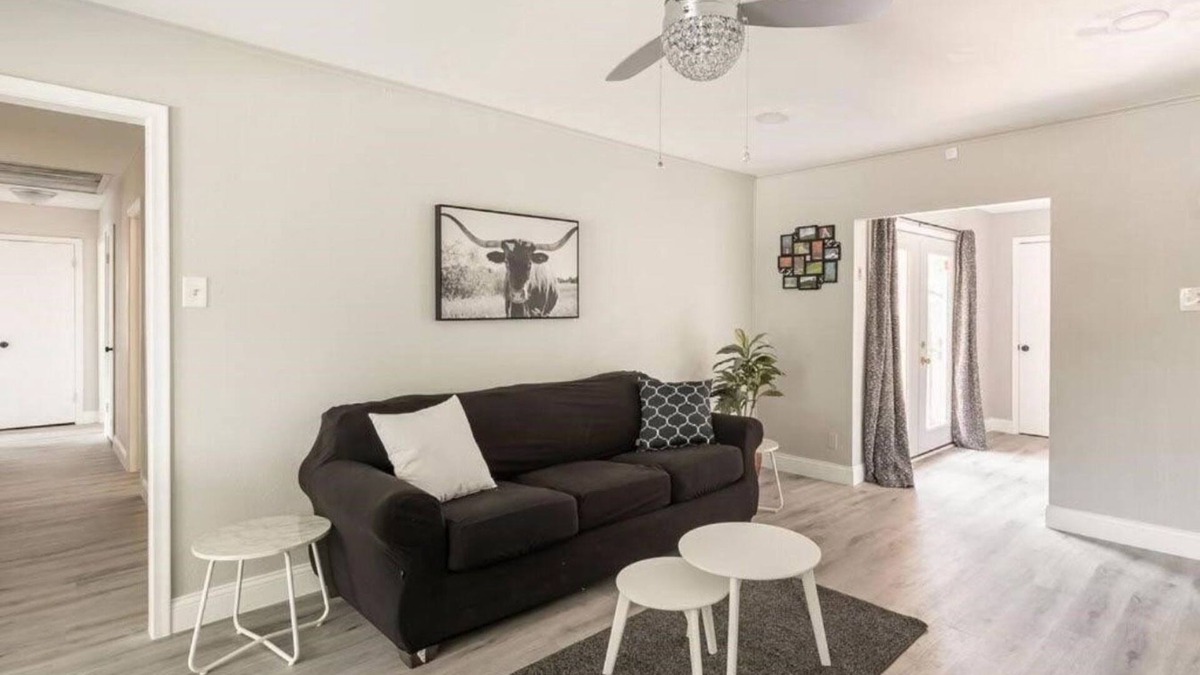 Garland House | Spacious, and centrally Located, 25 minutes from the Center of Downtown Dallas