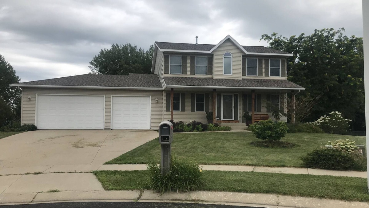 Rochester House | Spacious and clean house near airport, theater and shopping center