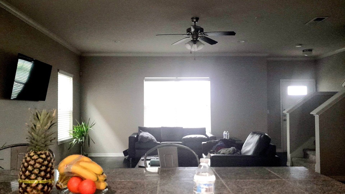 South Side House | Spacious and comfortable 3 bed room townhouse. One room avaliable.