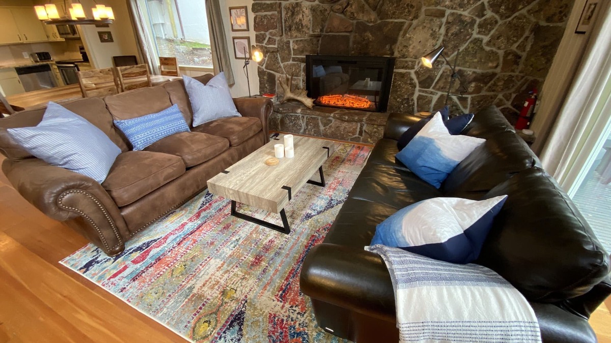 Teton Village Condo | Spacious and Comfortable! Hot tub and everything in Teton Village nearby! ⛷