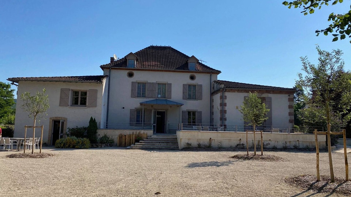 Feneyrols House | Spacious and comfortable lodging in Feneyrols near the Aveyron