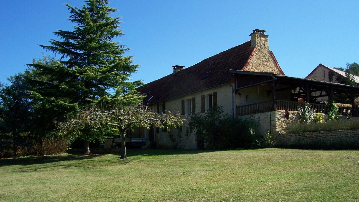 Aubas House | Spacious and comfortable holiday home with large swimming pool