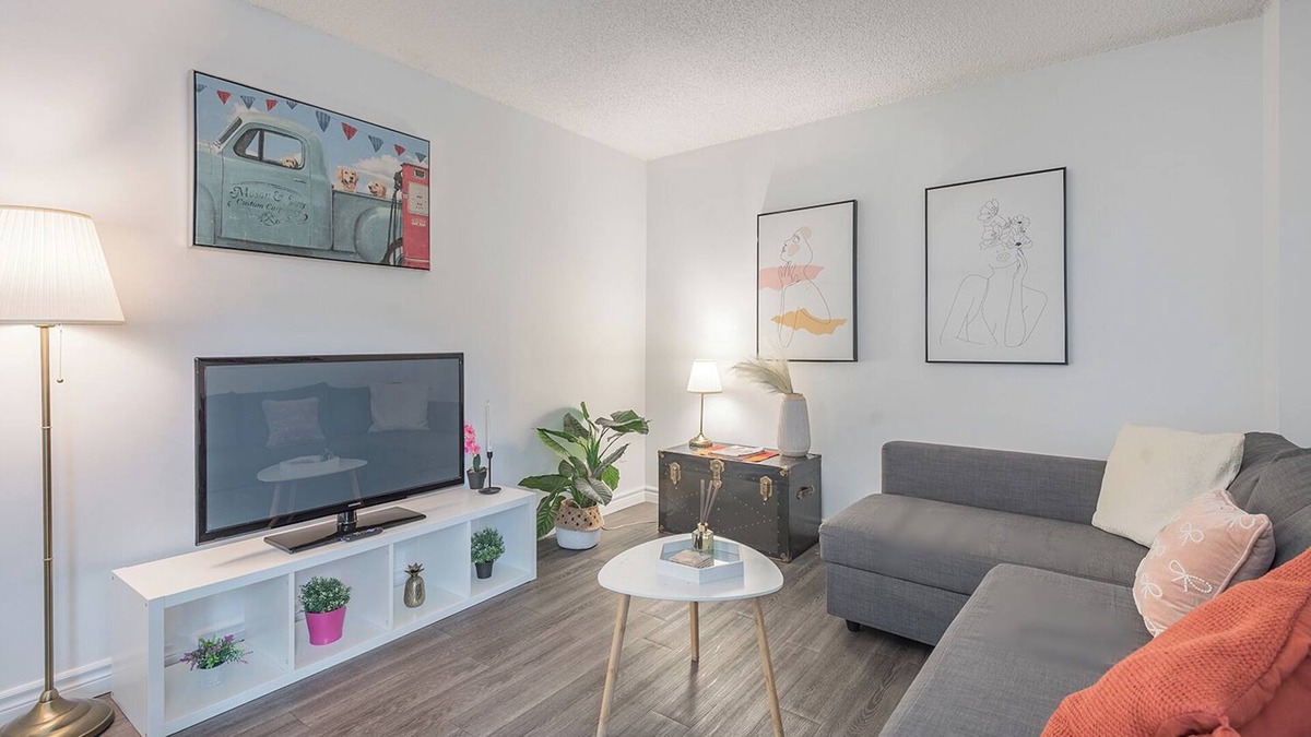 Quartier des Spectacles Apartment | Spacious and Cozy 1BR | Near Old Port