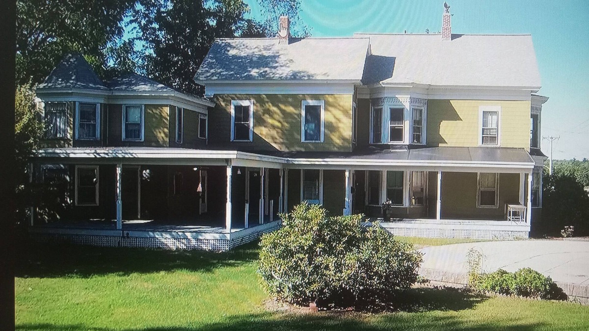 Athol Apartment | Spacious and Cozy 2nd Floor Nest 2 bedrooms