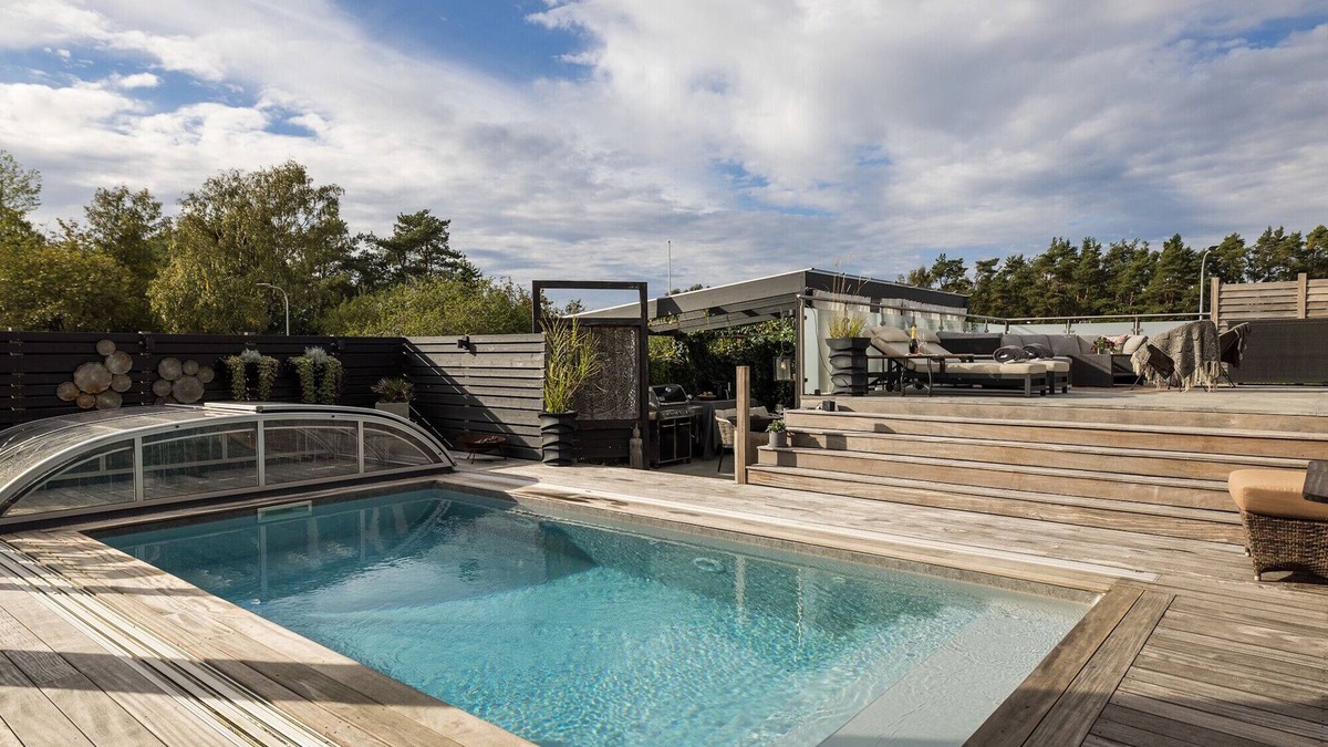 Stenungsund Villa | Spacious and exclusive house in Stenungsund with pool, sauna and close to the sea | SE09109