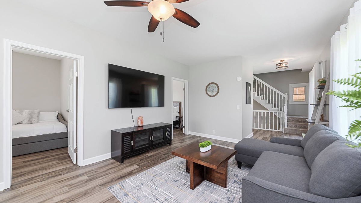 Fox Valley House | Spacious and family friendly getaway. 8 mins from Chicago Premium Outlet Mall.