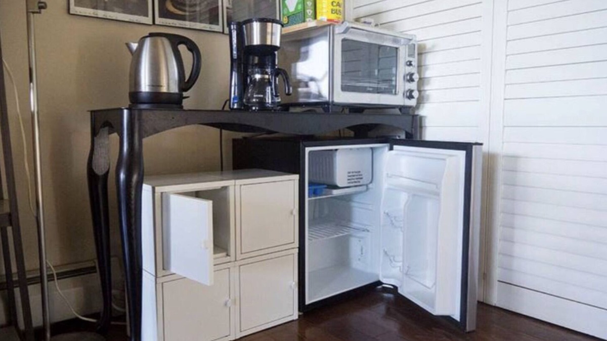 Port Morris Apartment | Spacious and Luminous Guest Suite Apartment & Office on Floor 2 of a Townhouse