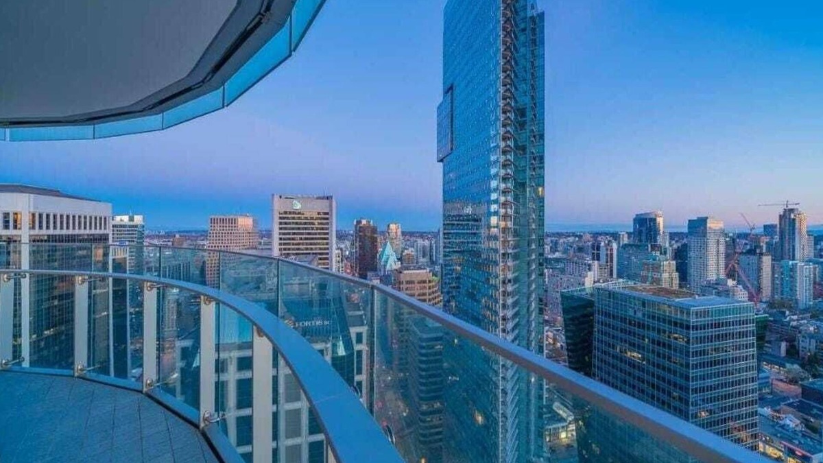Central Lonsdale Apartment | "Spacious and Modern Apartment Available for Rent: Your Ideal Home Awaits!"