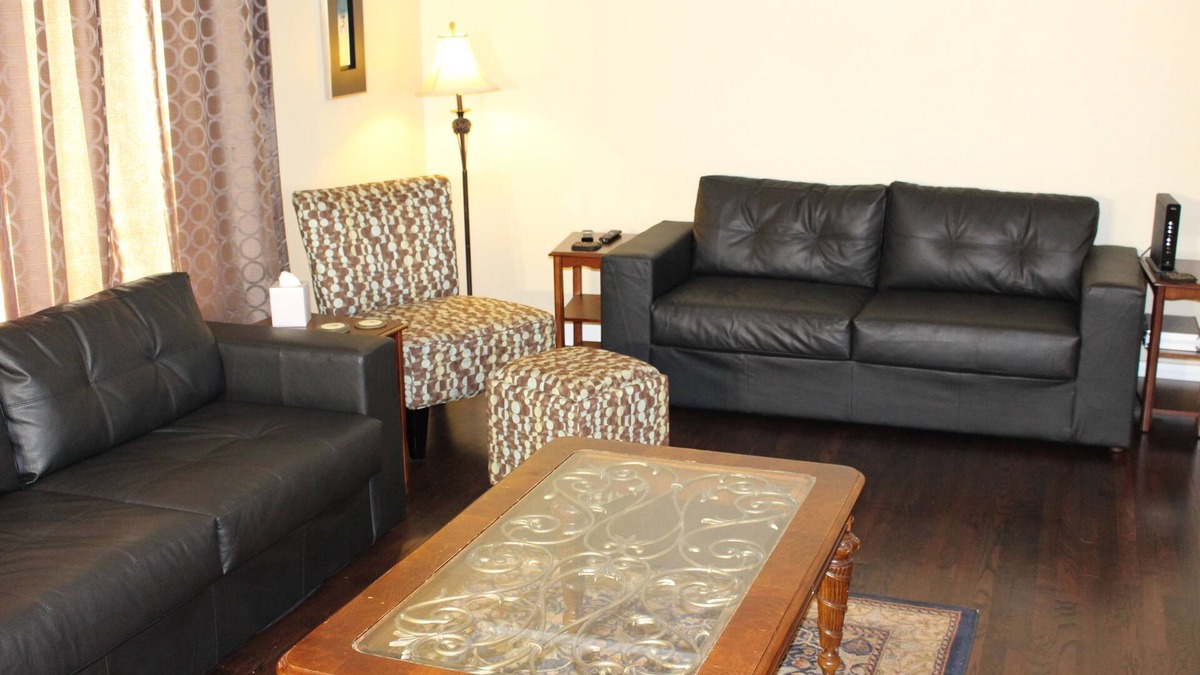 Hazelwood House | Spacious and Modern 6 Bedroom in Portland