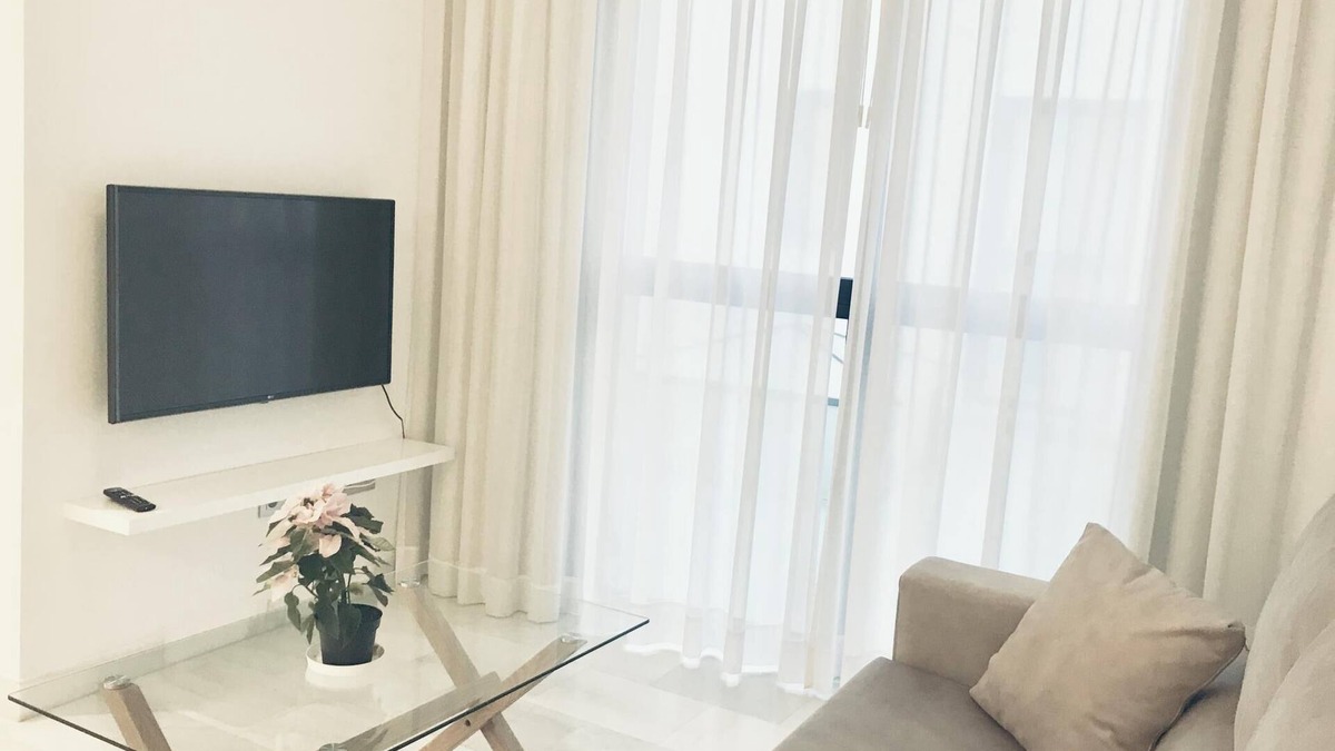 Centro - Sagrario Apartment | Spacious and modern Apartment with free parking in the heart of Granada 7