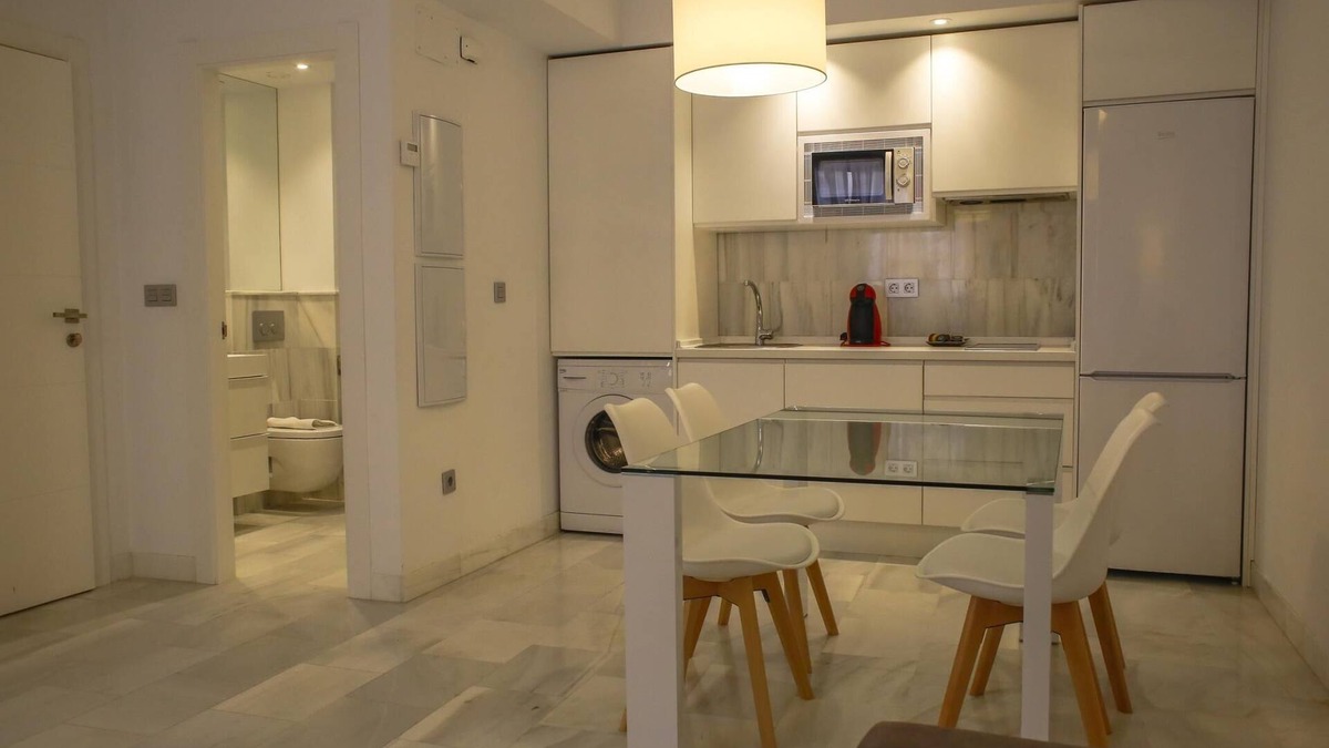Centro - Sagrario Apartment | Spacious and modern Apartment with free parking in the heart of Granada 8