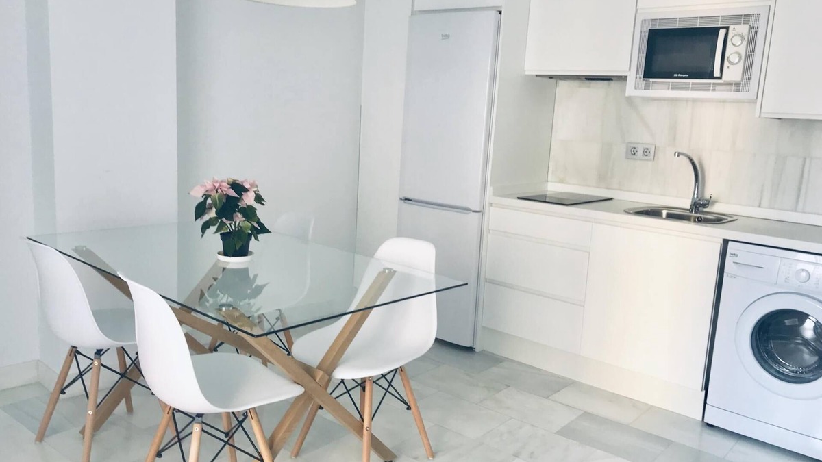 Centro - Sagrario Apartment | Spacious and modern Apartment with free parking in the heart of Granada 9