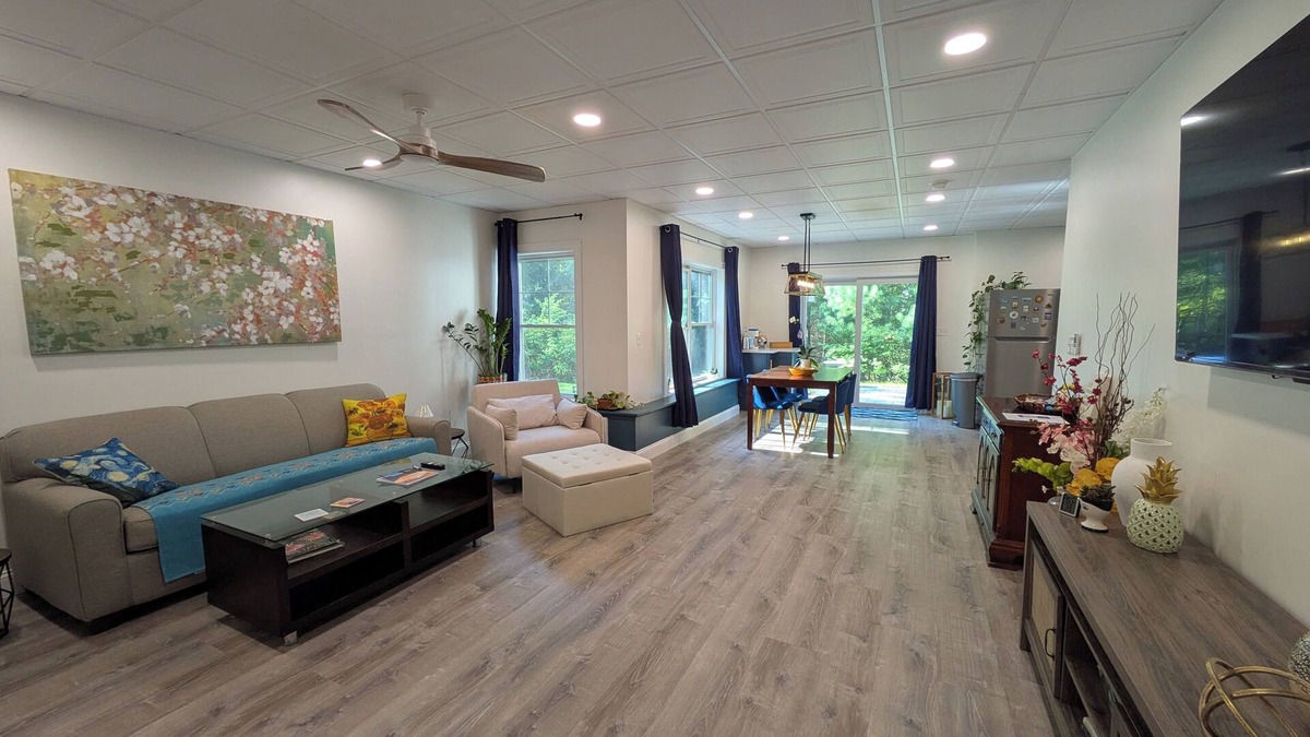 Nashua House | Spacious and peaceful garden apartment in quiet Nashua neighborhood with WiFi