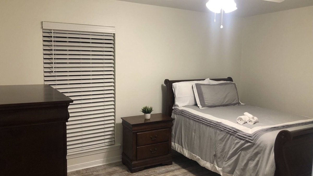 Mobile House | Spacious and peaceful hideaway perfect for family and friends
