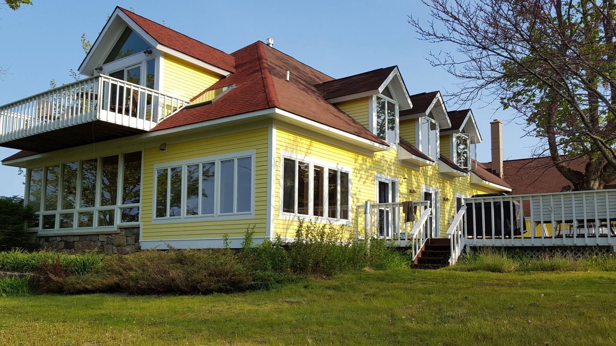 Omena House | Spacious And Peaceful Retreat On Grand Traverse Bay! Private Beach Front