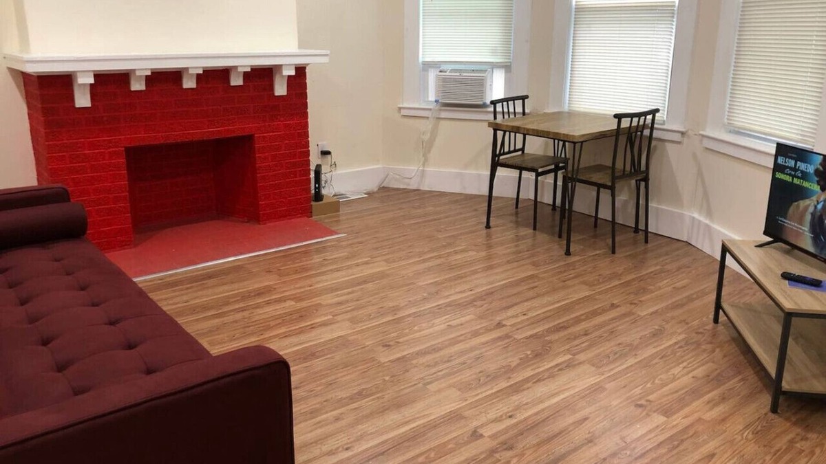 Weequahic Apartment | Spacious and private apartment with 3 bedrooms and 1 bathroom near Newark International Airport EWR and New York City