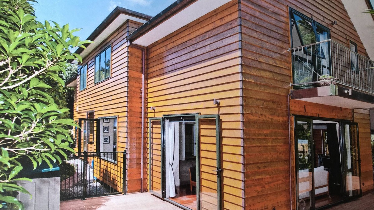 Browns Bay House | Spacious and private family home in popular beach town2007