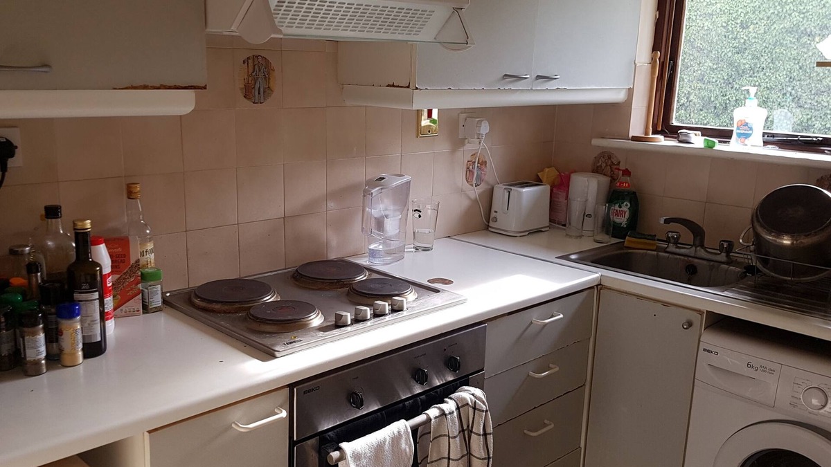 Ranelagh House | Spacious and quiet double bedroom with garden view in townhouse