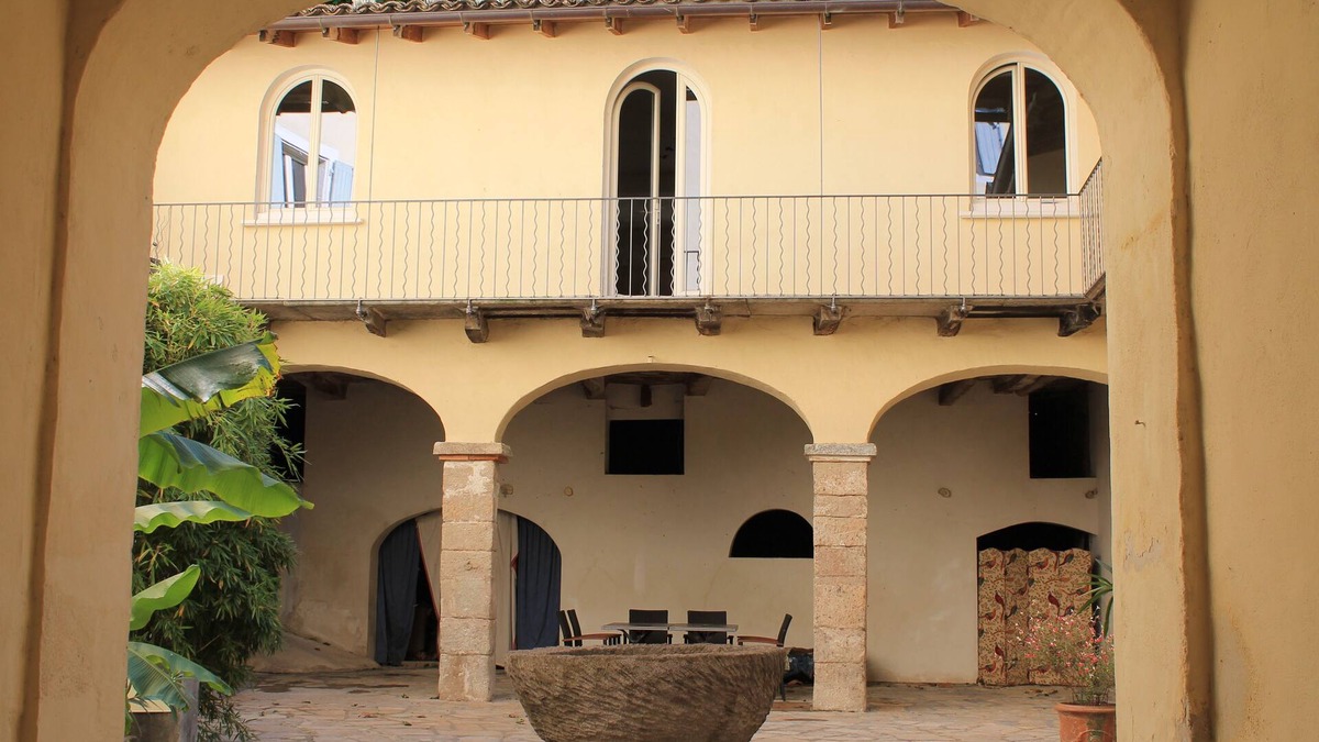 Lasalle House | Spacious and relaxing Hotel Particulier with pool in the National Cevennes Park