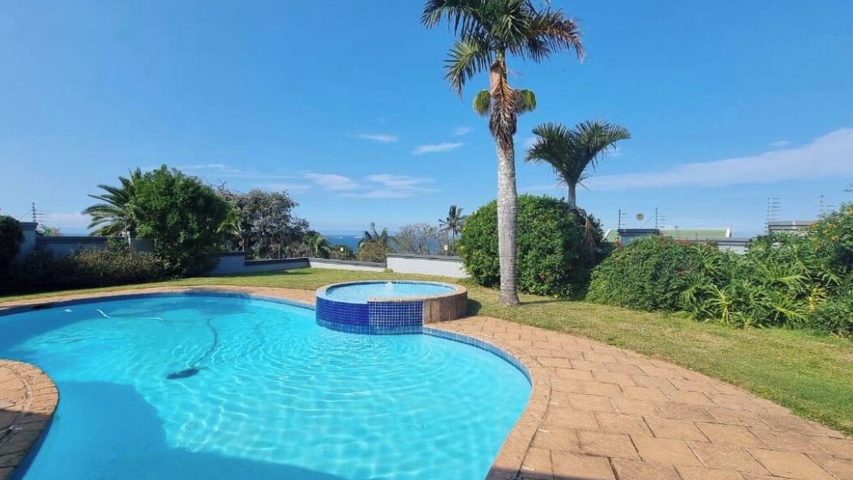 Umhlanga House | Spacious and secure modern home with exquisite views