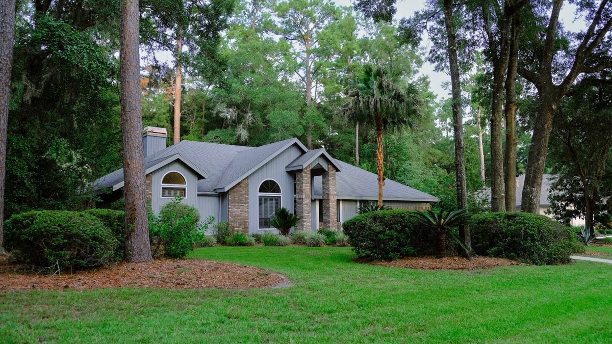 Haile Plantation House | Spacious and stylish pool home 4 miles from UF