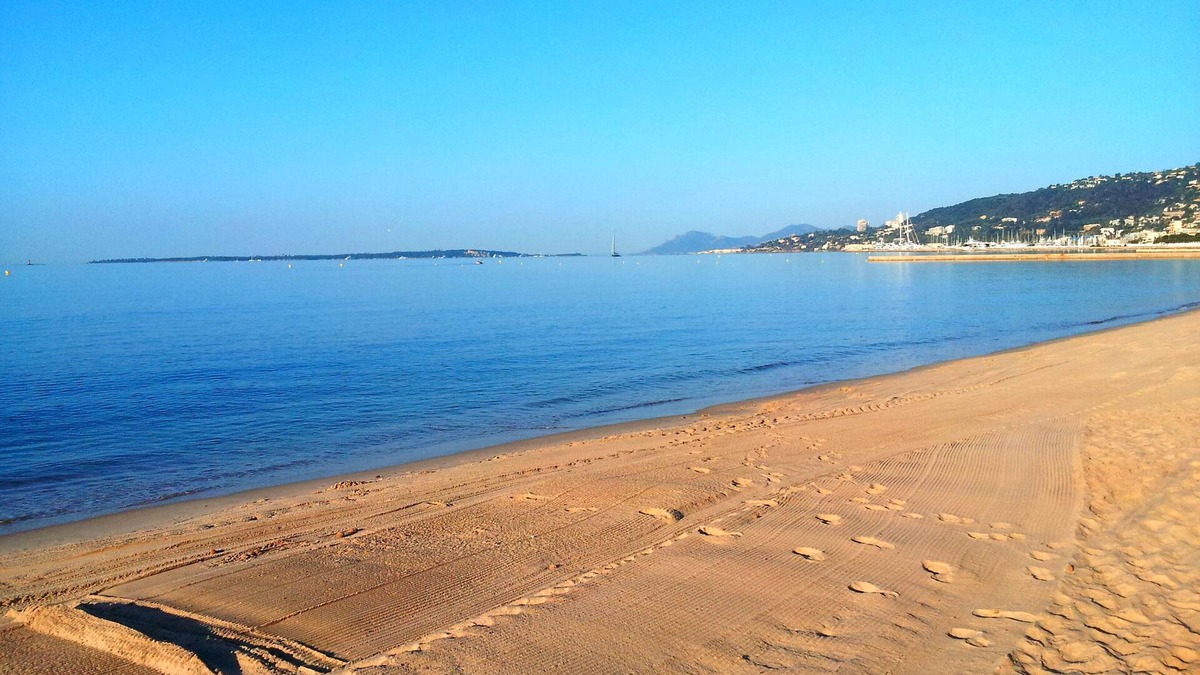 Antibes Apartment | Spacious and sunny apartement, few steps from sea and shopping facilities