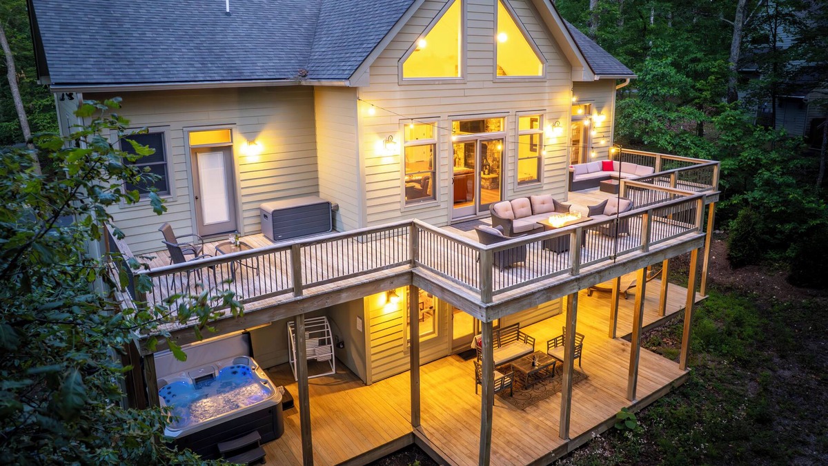Treeloft House | Spacious and Updated Home in Wintergreen
