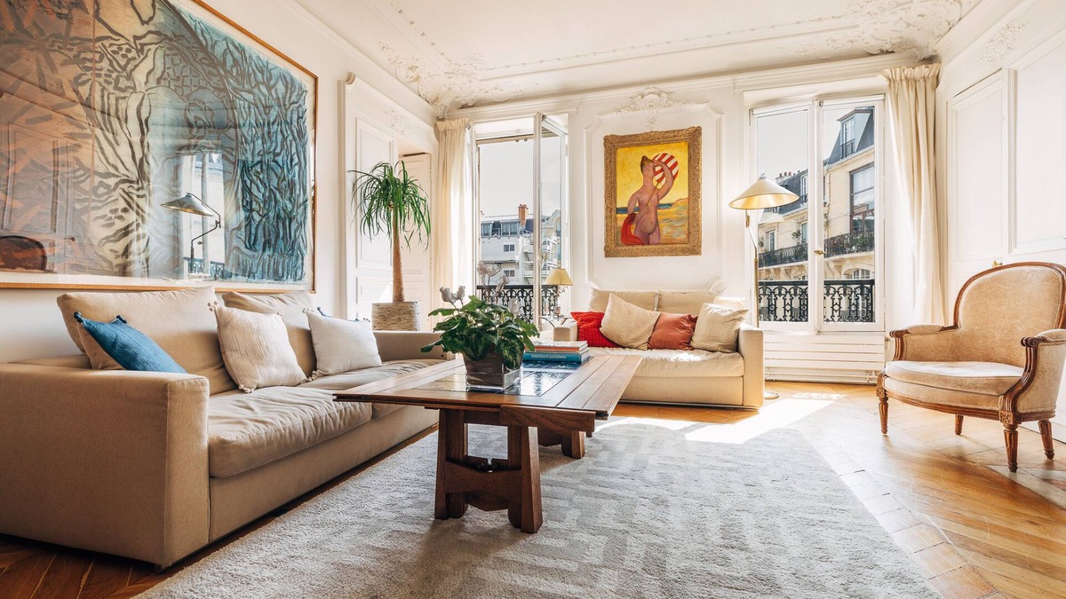 Montmartre Condo | spacious and well equipped 2 br 1.5 ba with A/C