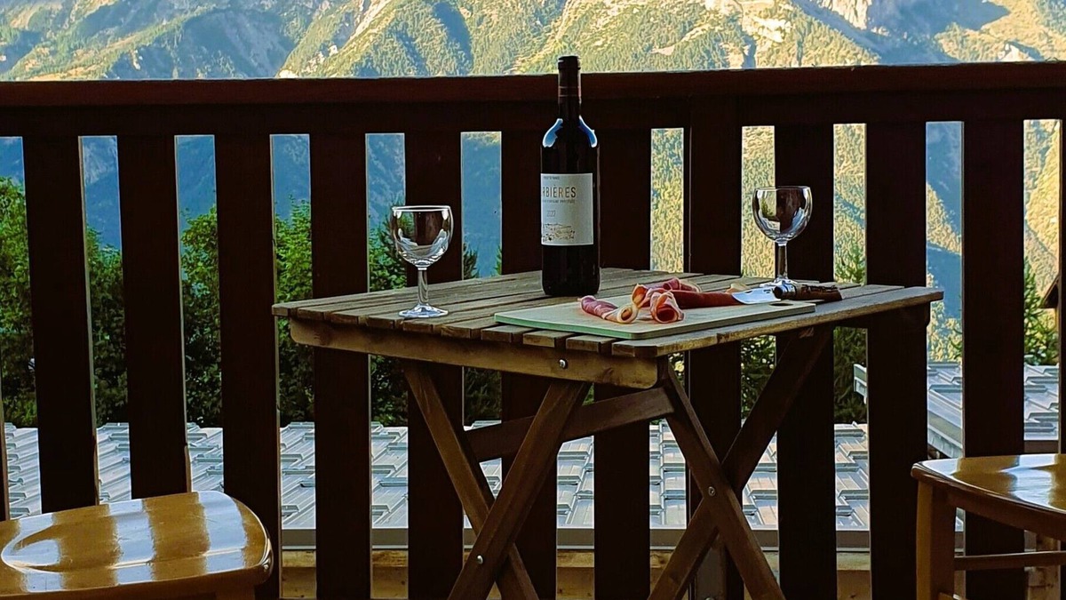 Puy-Saint-Vincent Apartment | Spacious apartment, Ecrins National Park, Puy Saint Vincent ski resort.