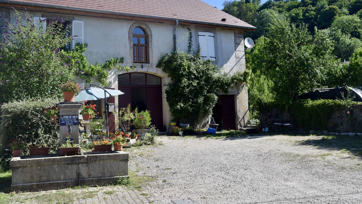 La Tour-du-Meix Apartment | Spacious apartment in beautiful environment close to Lac de Vouglans