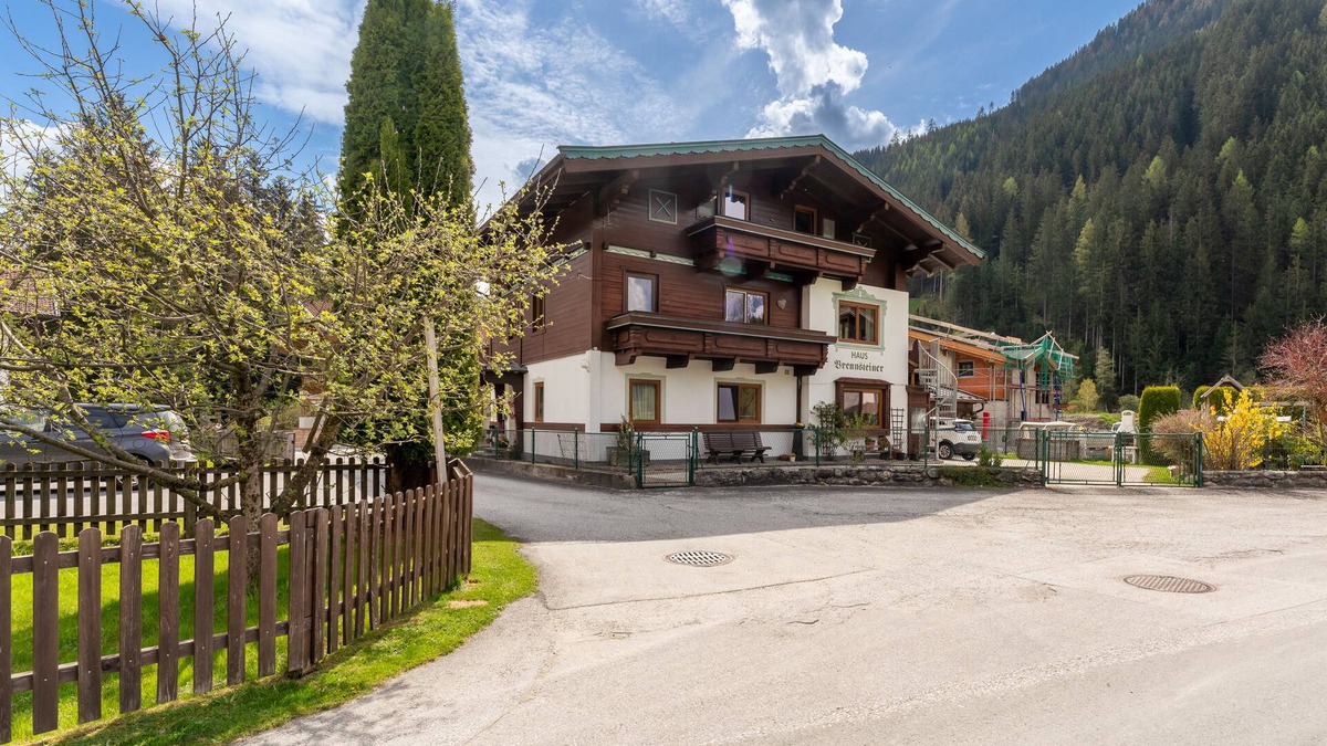Wald im Pinzgau Apartment | Spacious apartment in quiet location